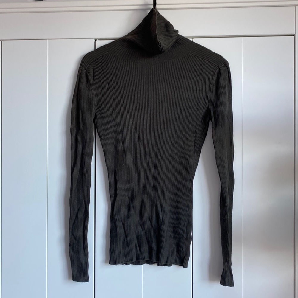 Dark green turtle neck sweater